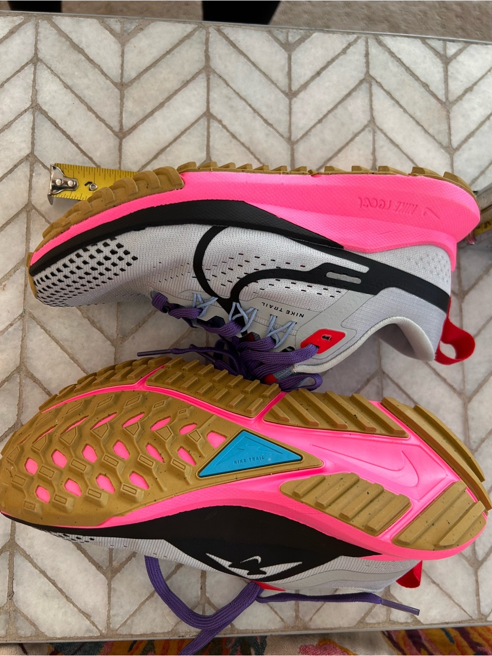 Nike Women’s React Pegasus Running Shoes - White with Pink Accents size 5.5 - Picture 2 of 5